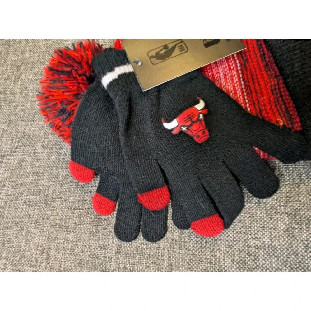 NBA Youth Pom Beanie Knit Winter Cuffed Hat & Gloves Set Red Black‎ One Size